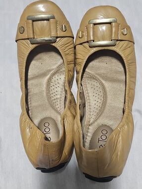 me too Tan Leather Ballet Flats with Gold Buckle Detail